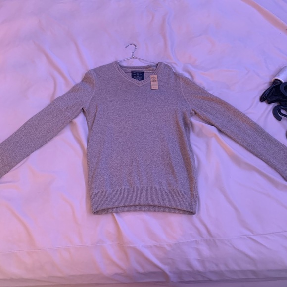 American Eagle V Neck Sweater - Picture 1 of 3